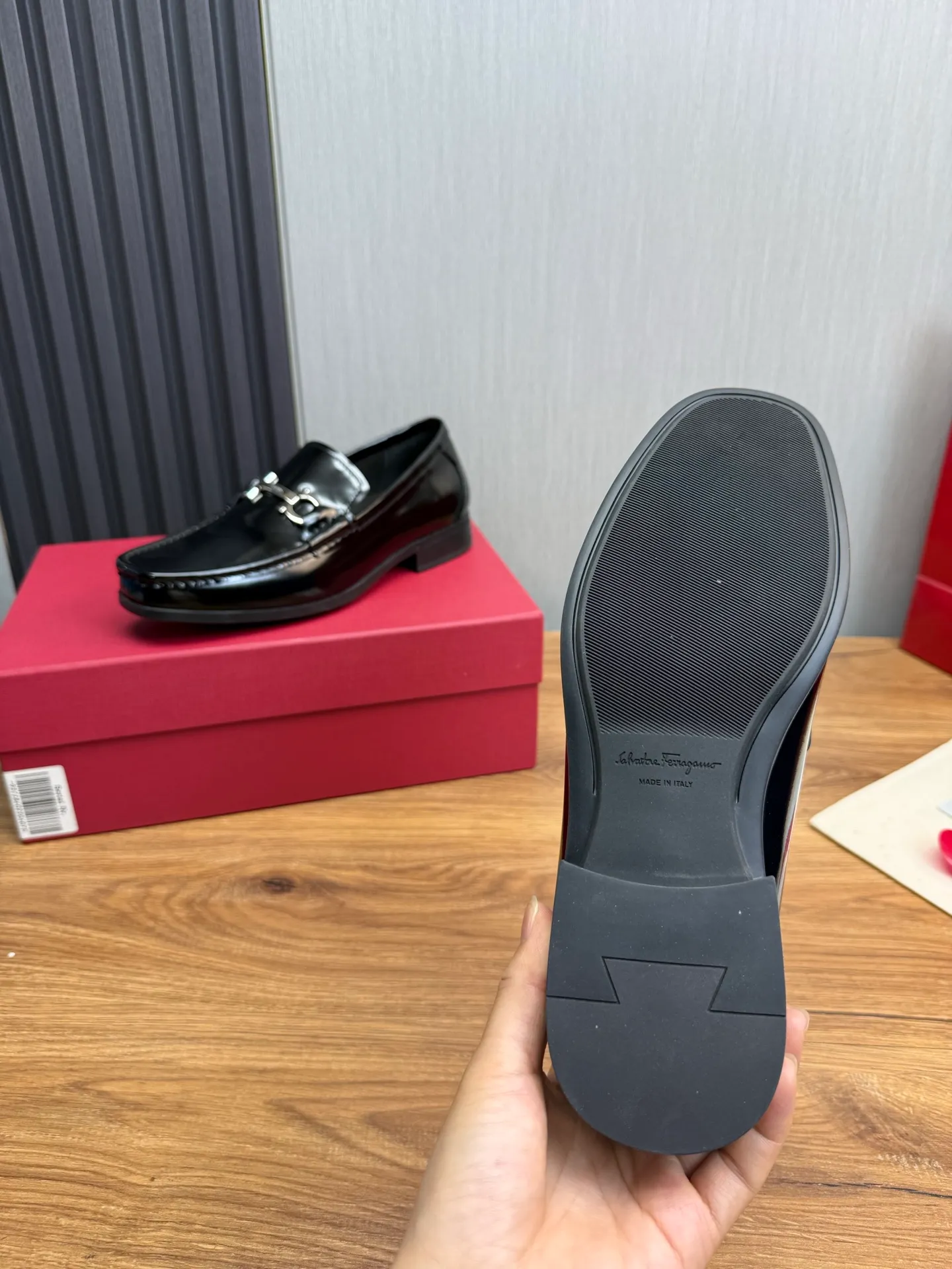 Men's shoes 💰760💰 Ferragamo. [Ferragamo] Men's Loaf leather shoes, the latest hot style, 1:1 original purchase quality, top quality, imported open-edge beaded cowhide leather on the upper, hand-made three-dimensional stitching highlights the round toe design, the inner feet are made of imported cowhide, with original wear-resistant rubber outsole, matching code 39-44, (38, 45 custom-made, non-refundable)